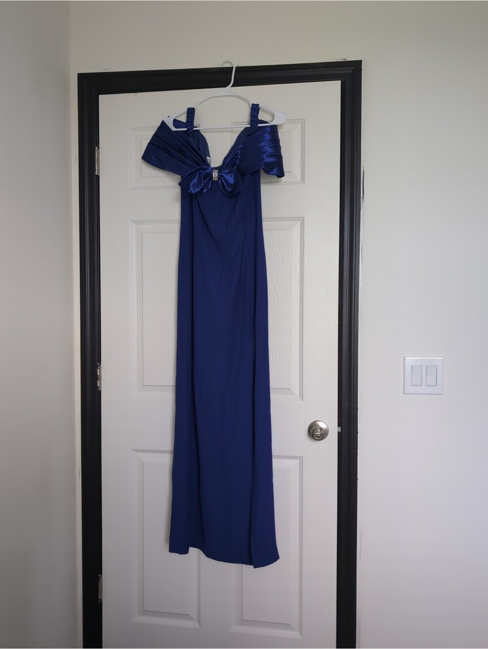 Size 14 Women's Blue Vintage Off-the-Shoulder Maxi Dress with Bow Accent